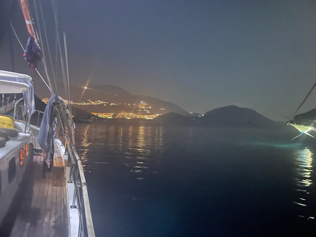 Cheers Yachting景点图片