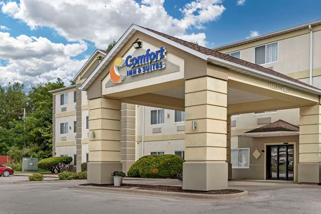 Comfort Inn & Suites, East Moline near I-80主图