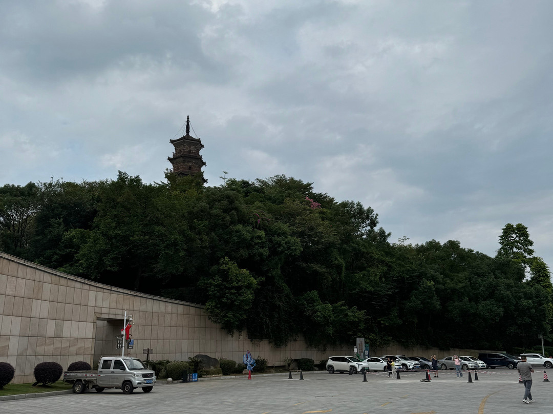 龟峰塔景点图片