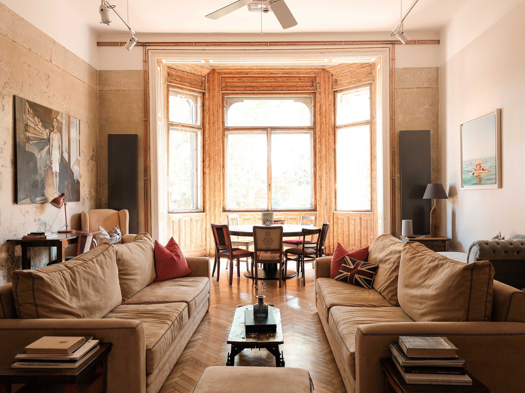 布洛迪豪庭酒店主图