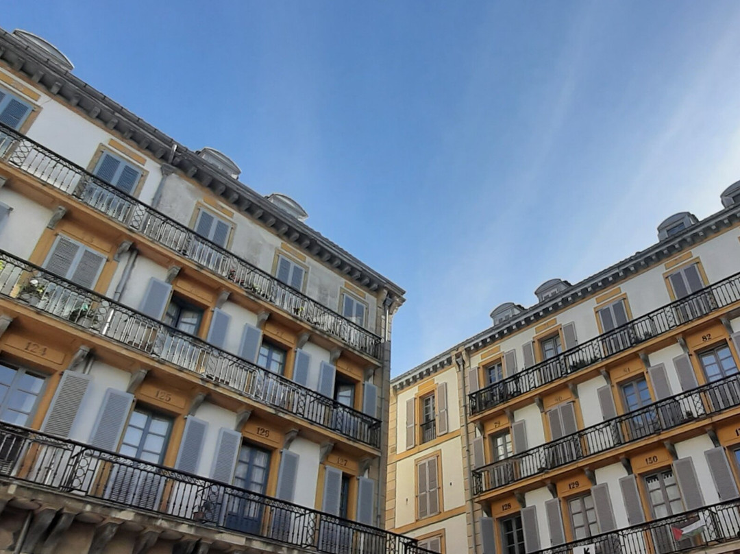 Konstituzio Plaza景点图片