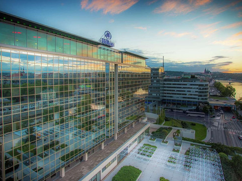 希尔顿酒店主图