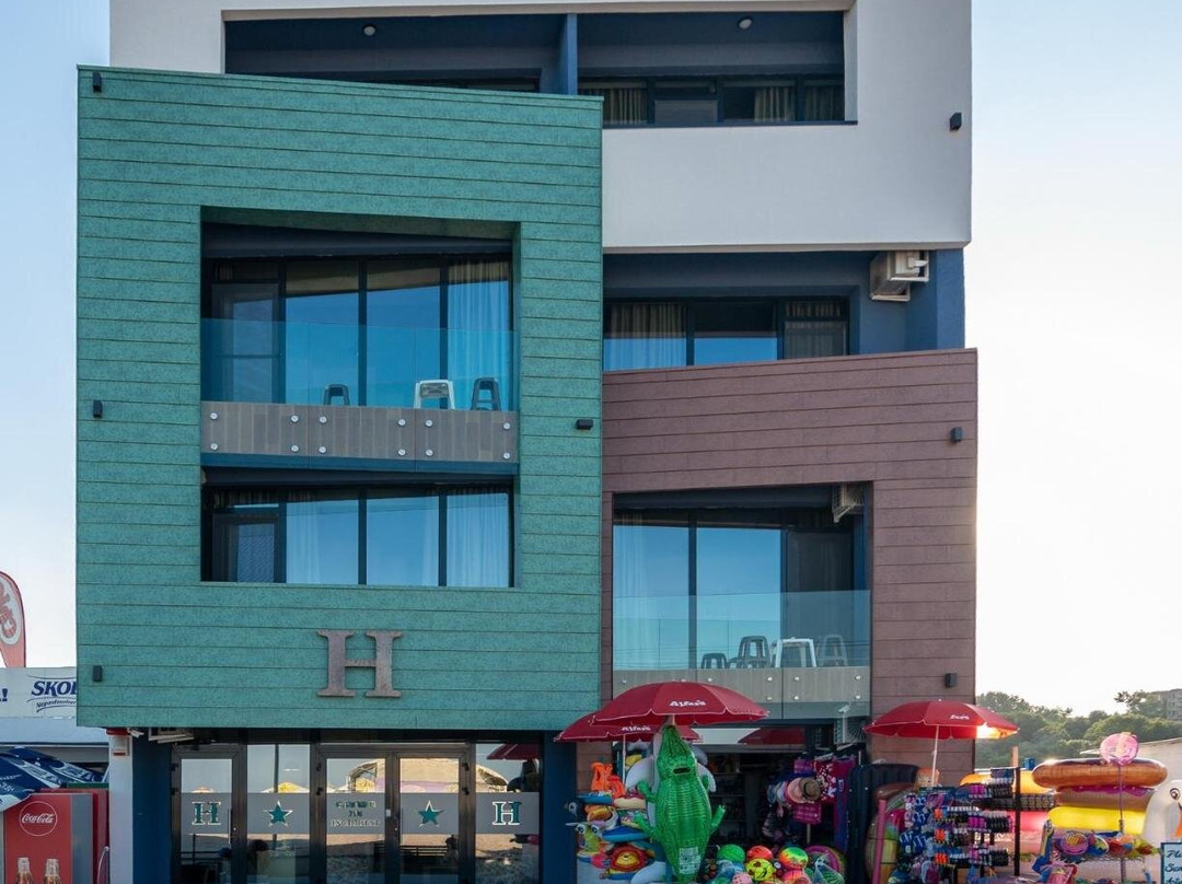 Hotel H