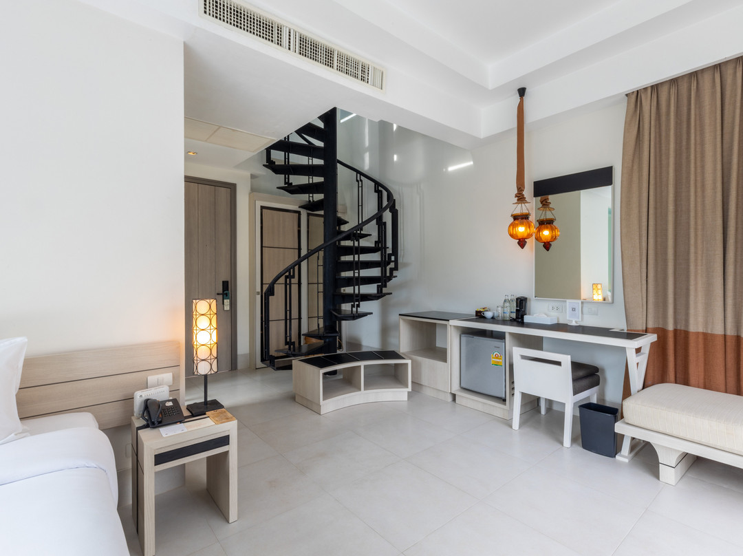 纳文达甲米主图