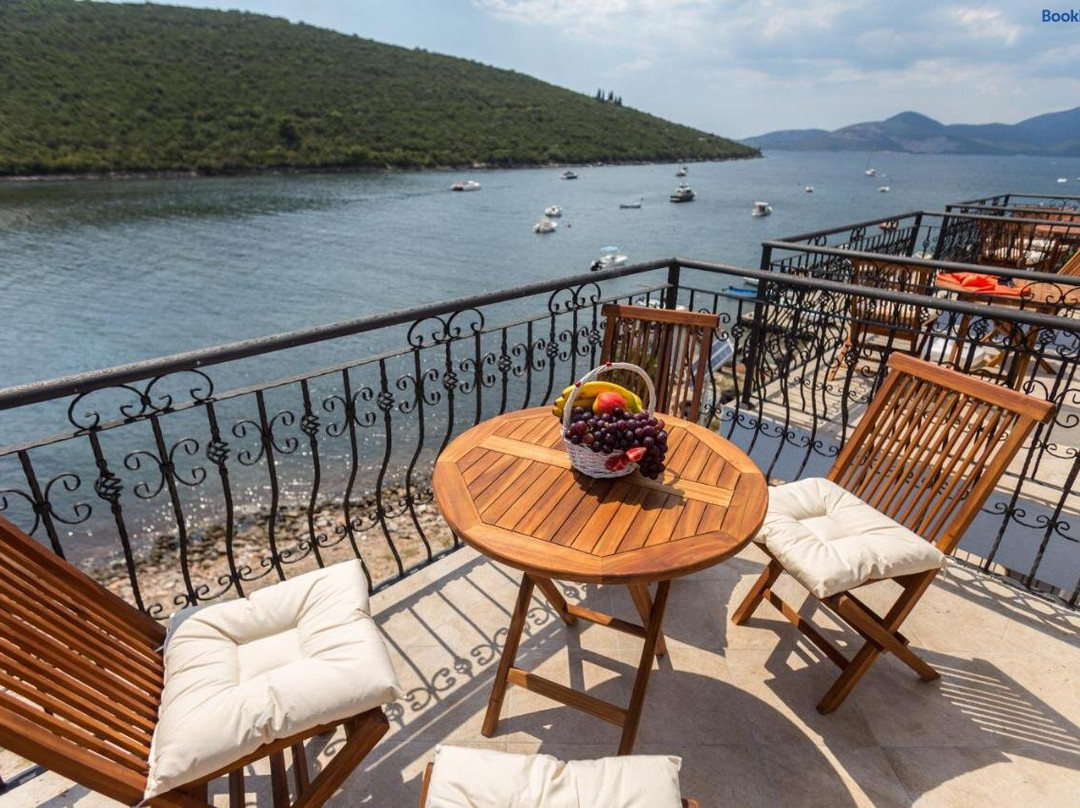 Villa San Apartments