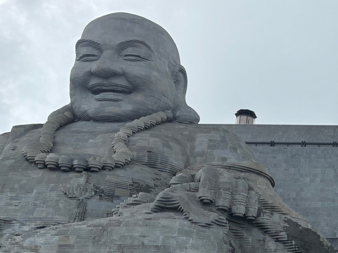 Big Buddha Black Virgin Mountain景点图片