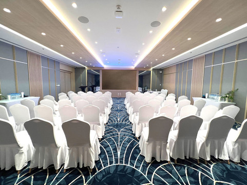 芭堤雅中天海滩温德姆酒店主图