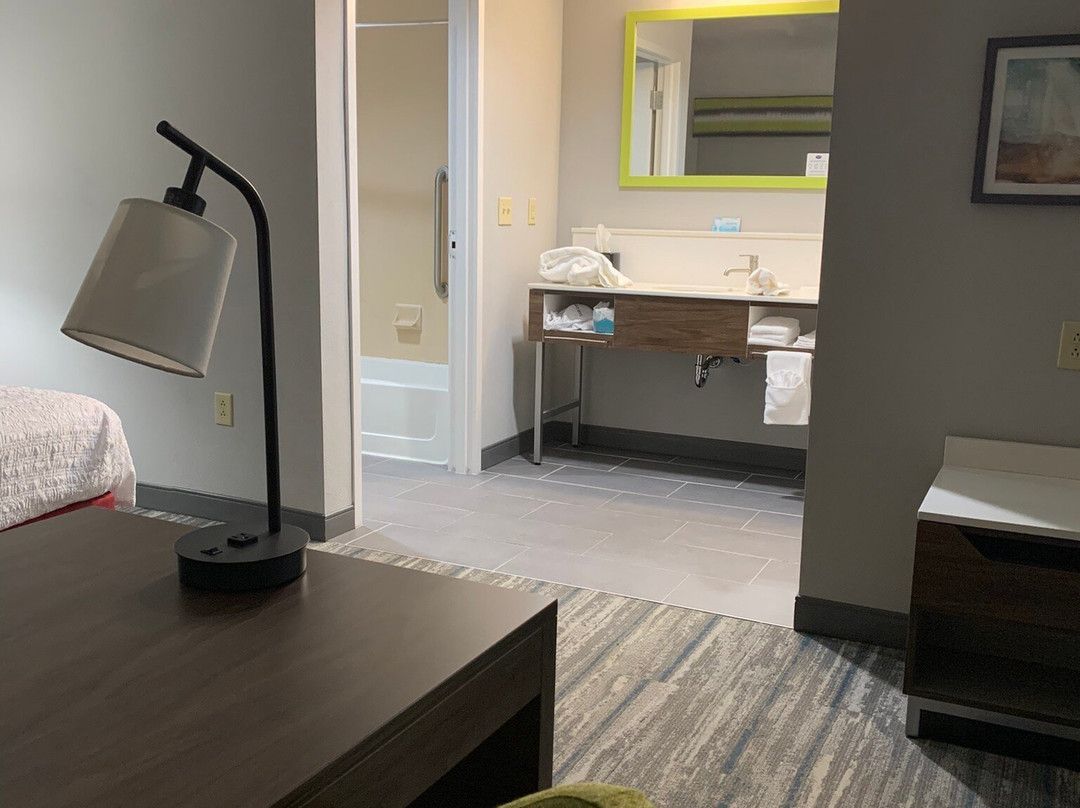 西点希尔顿恒庭旅馆&套房酒店主图