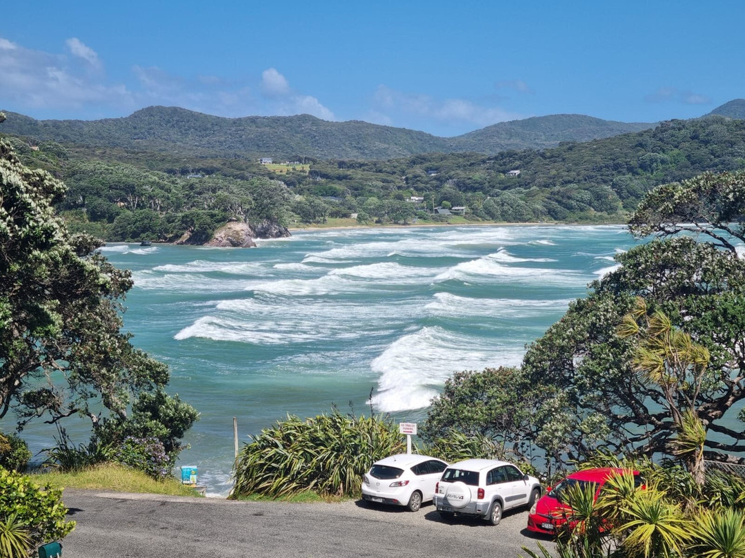 Tipi and Bobs Waterfront Lodge主图