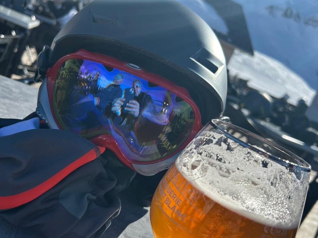 Hotel du Bourg主图