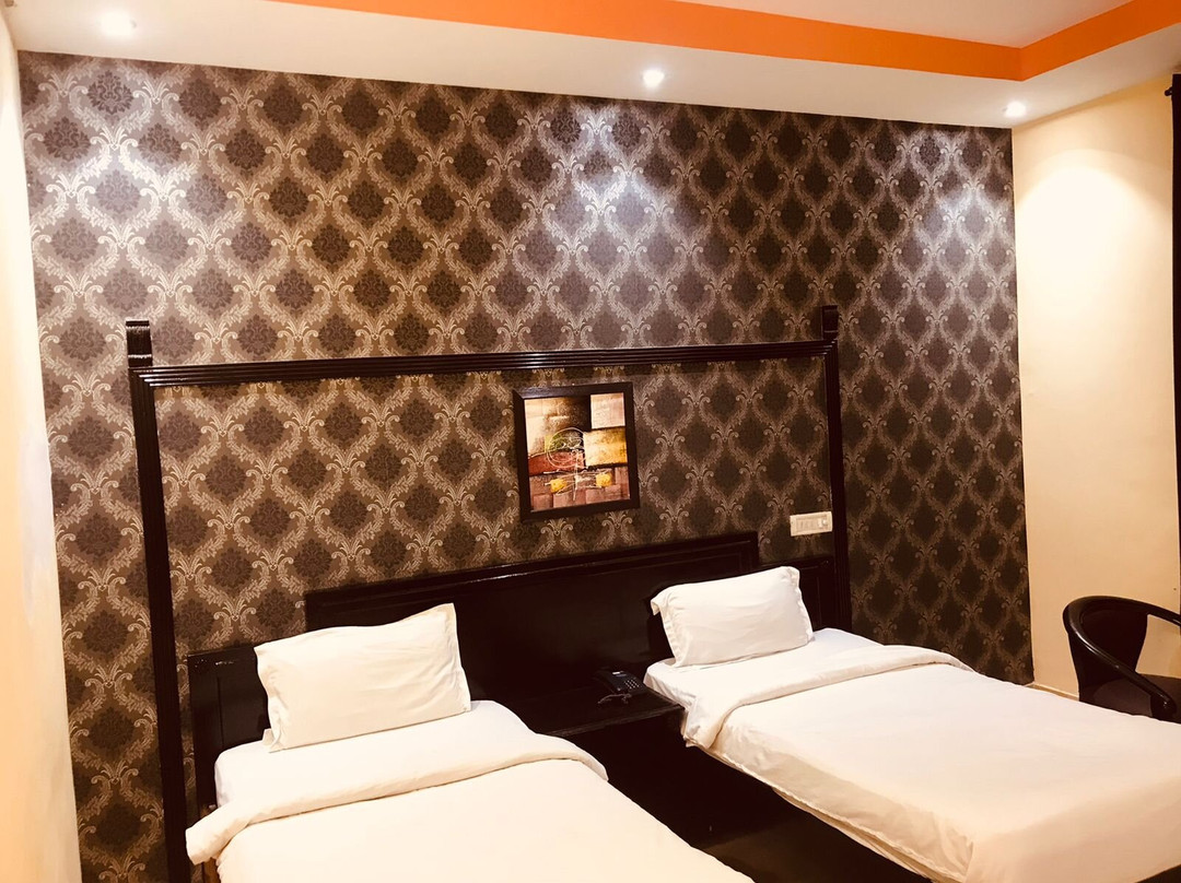 Capital O 6977 Hotel Clarks主图