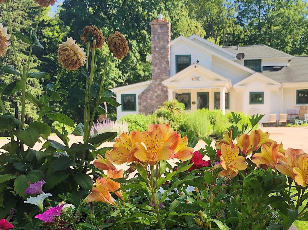 Maple Cove Bed & Breakfast And The August House主图