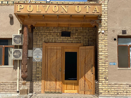 Polvon Ota Hotel