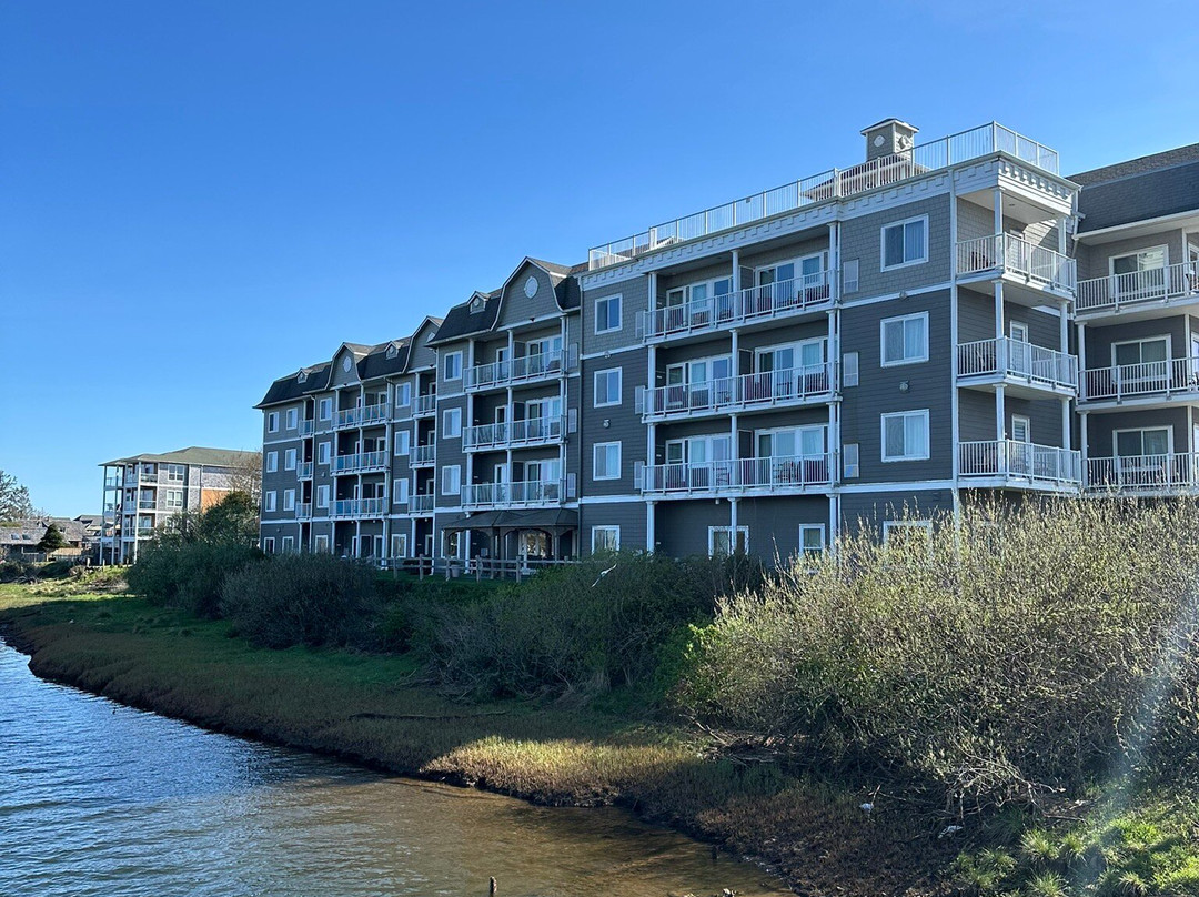 河流潮汐套房酒店主图