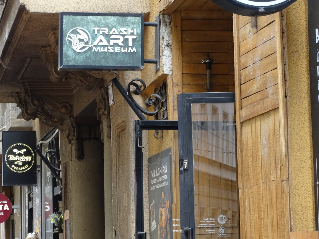 Trash Art Museum-布达佩斯必去景点