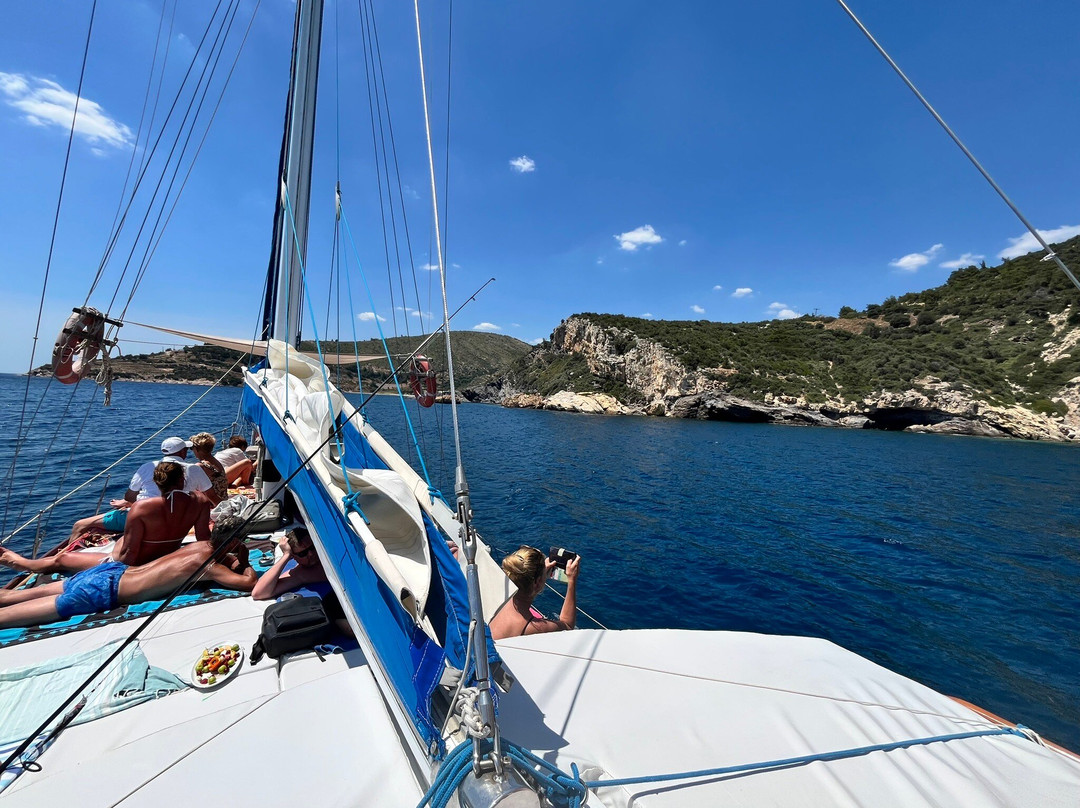Amores 1 - Boat Tours景点图片