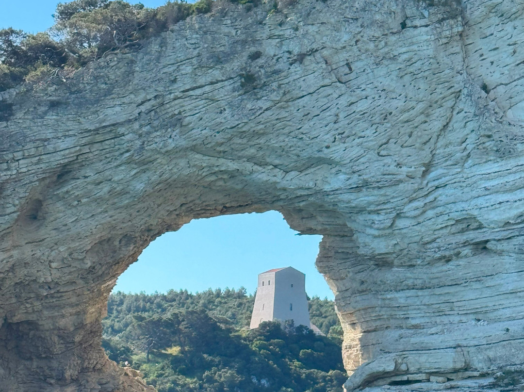 Arco di San Felice-维耶斯泰必去景点