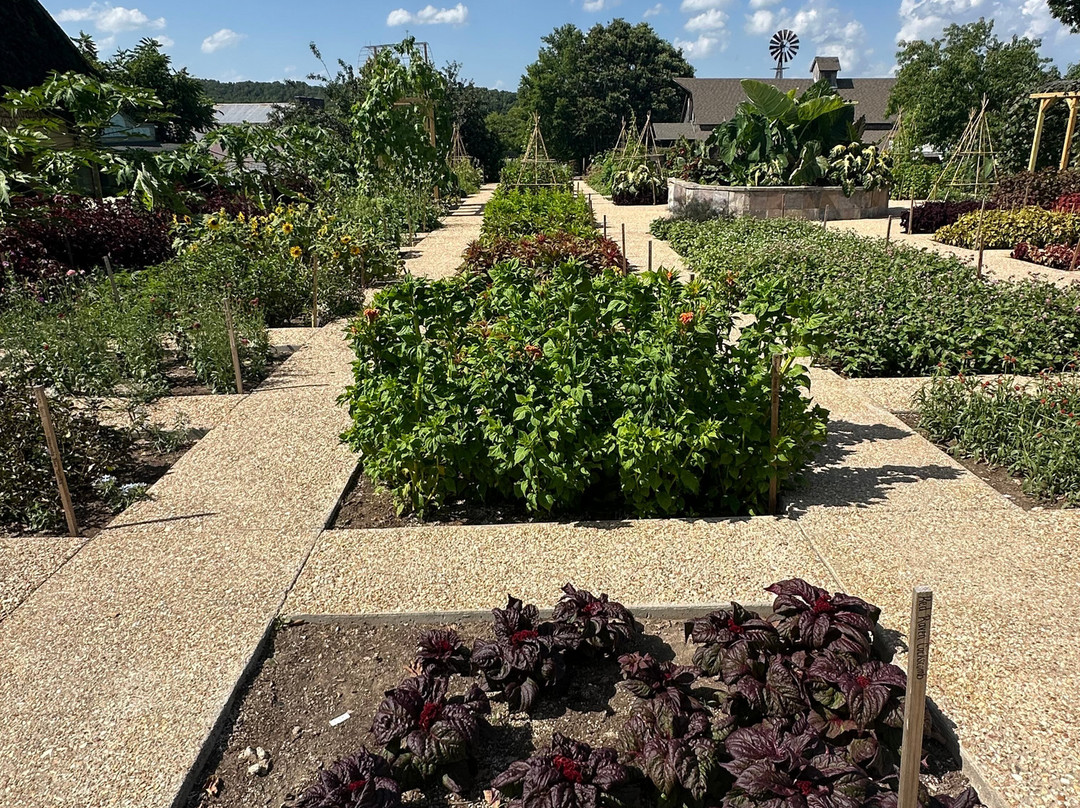 Bakersville Pioneer Village-Mansfield必去景点