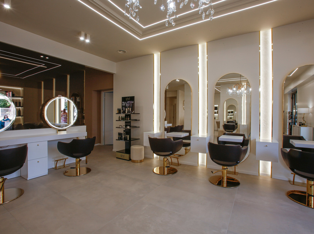 BROSS Hair Lounge-Monterotondo Scalo必去景点