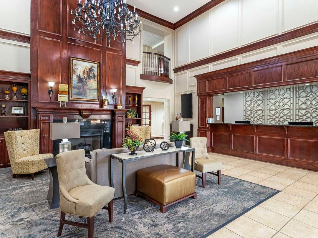 Diboll酒店住宿-科洛尼皇冠贝斯特韦斯特优质套房酒店