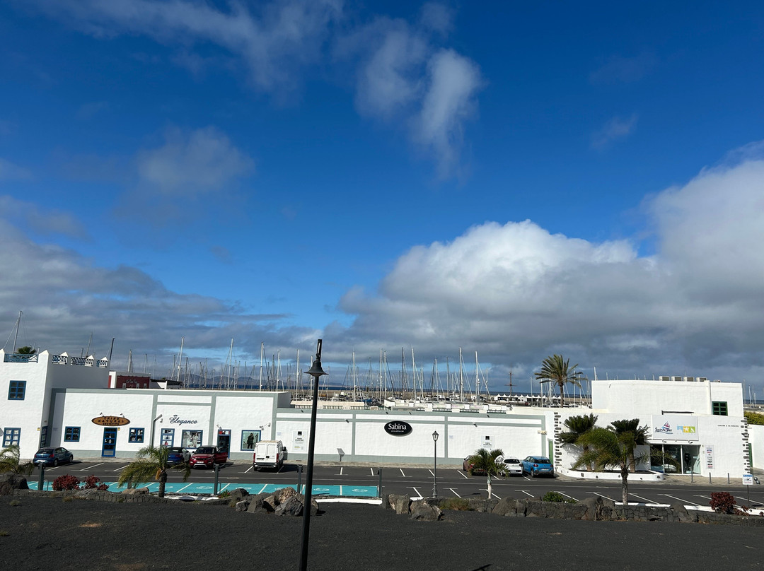 卢比马套房公寓酒店主图