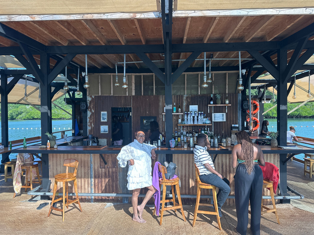 Salty's On The Creek