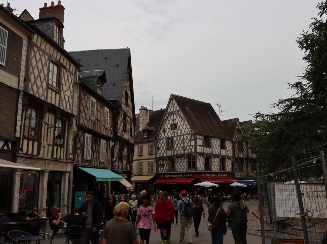 Place Gordaine-布尔日必去景点