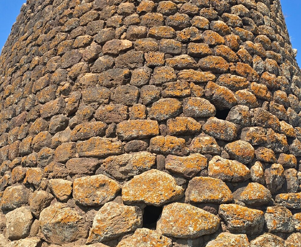 Nuraghe Losa-Abbasanta必去景点