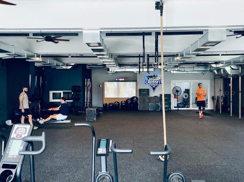 CrossBox Kuşadası-Kadinlar Denizi必去景点