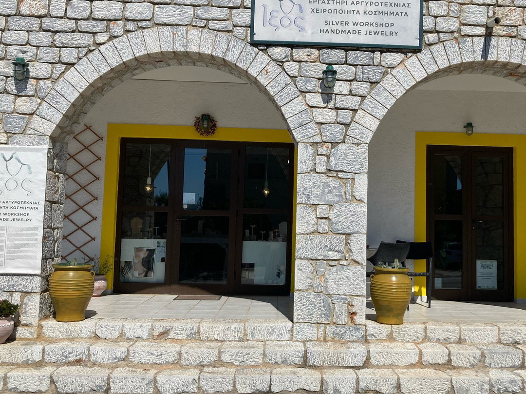 Ixós Ergastíri Argyrotechnías-Pirgos Dirou必去景点