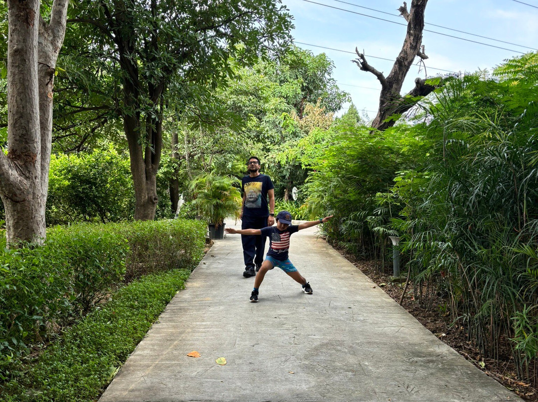 Karma Lakelands Golf Resort & Residences主图