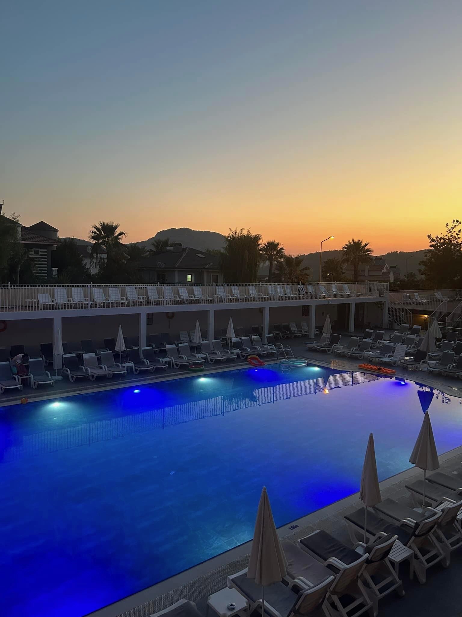 Aes Club Hotel-泳池