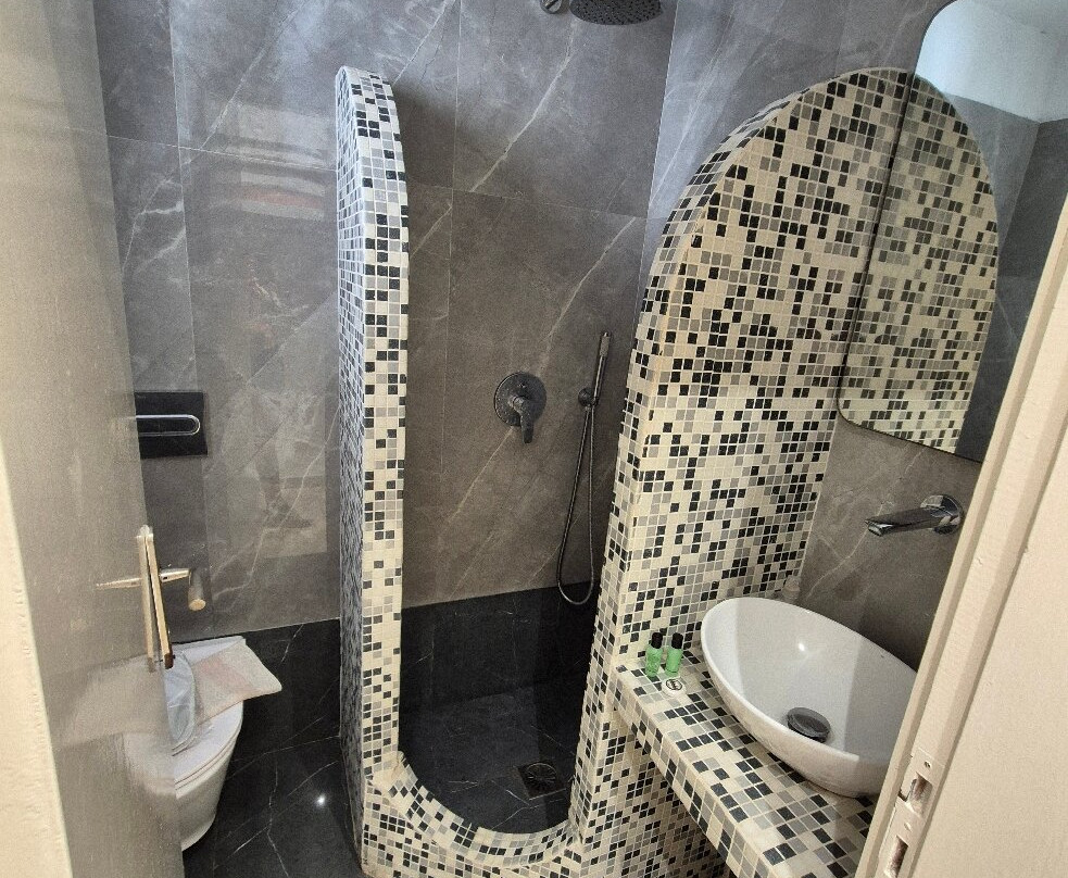 洛多斯酒店主图