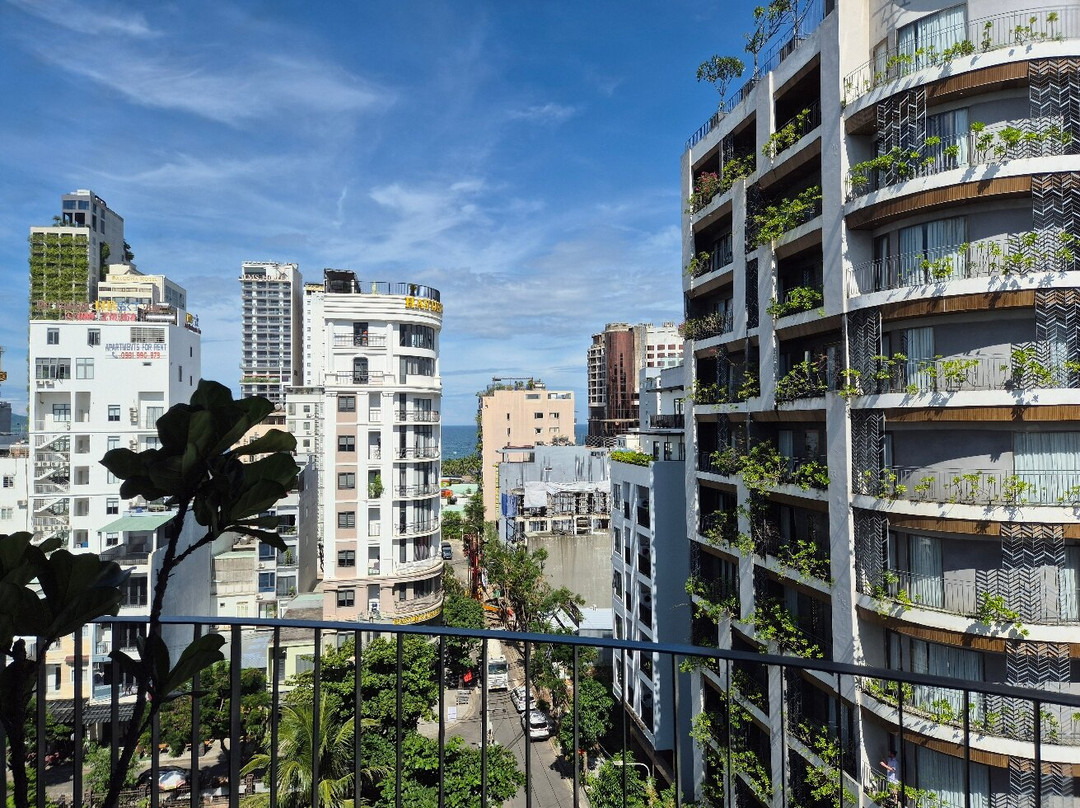 Golden Lotus Grand主图