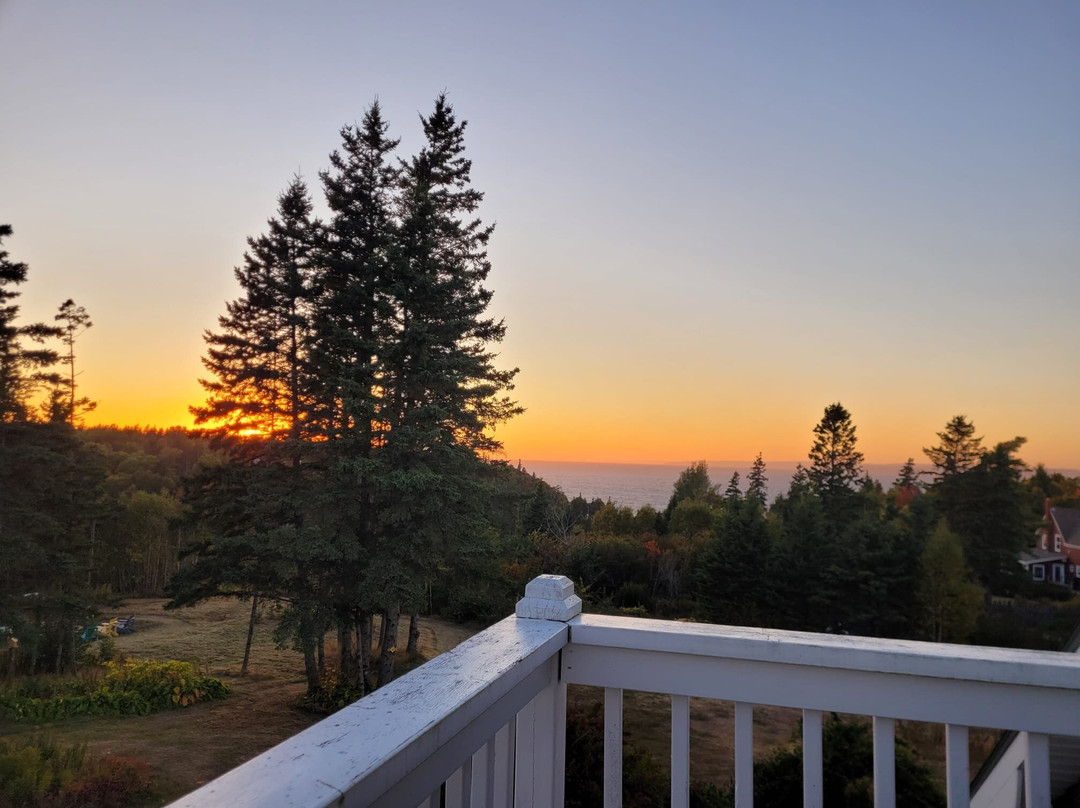 Tides Inn Hall's Harbour主图