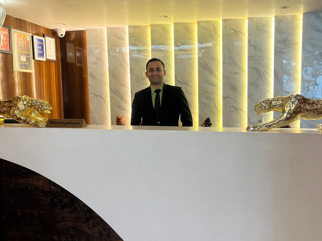 The Emerald Hotel & Siya Milan Banquets