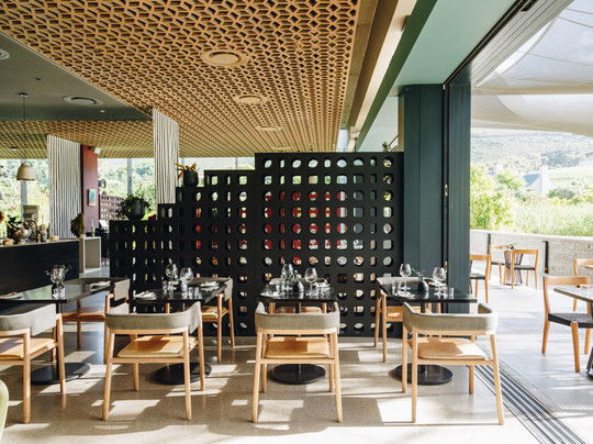 Grub and Vine, Norval主图