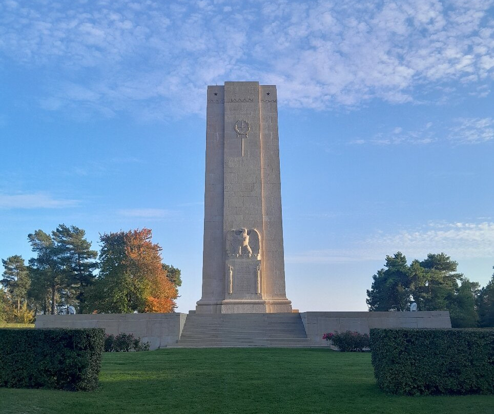 Monument de Blanc-Mont-Sommepy-Tahure必去景点