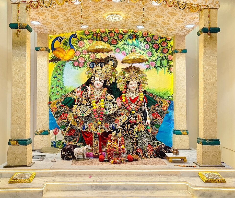 Giriraj Dharan Mandir-Dausa必去景点