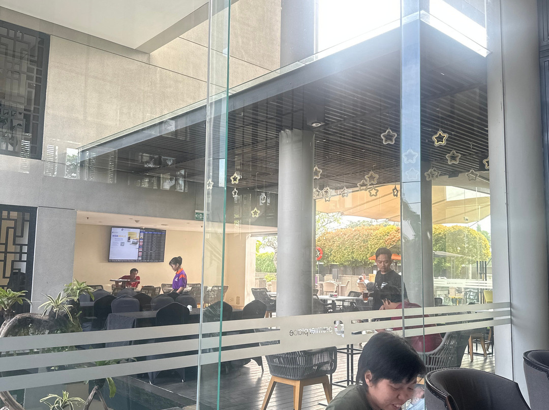 Premier Place Hotel Surabaya Airport主图