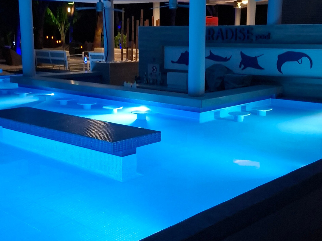 Paradise Pool Bar-Gadifuri必去景点