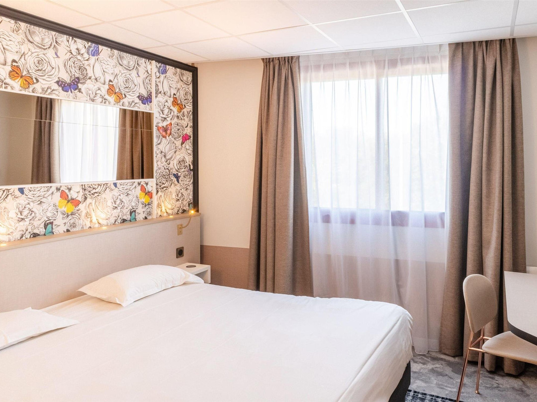 阿曼丁布里特酒店主图