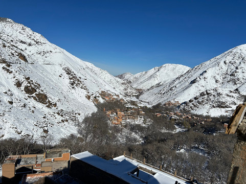 Yak Travel-卢顿必去景点