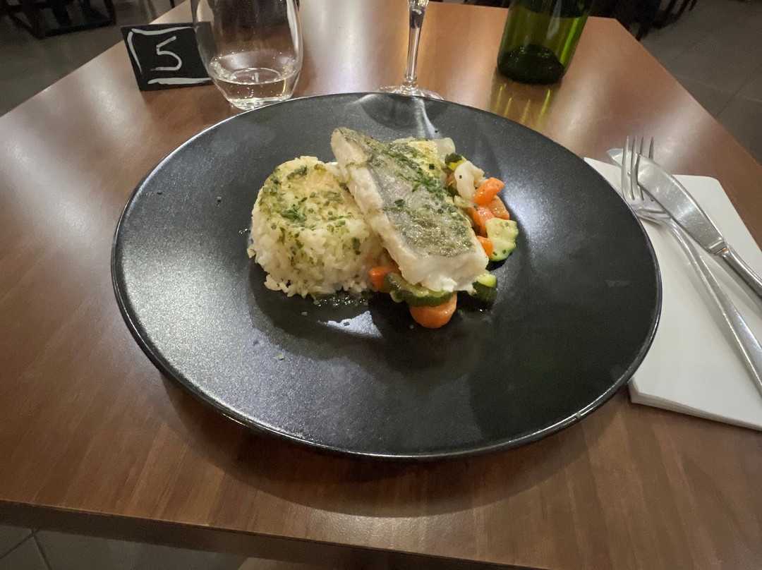 波尔多拉布雷德阿肯纳酒店餐厅主图