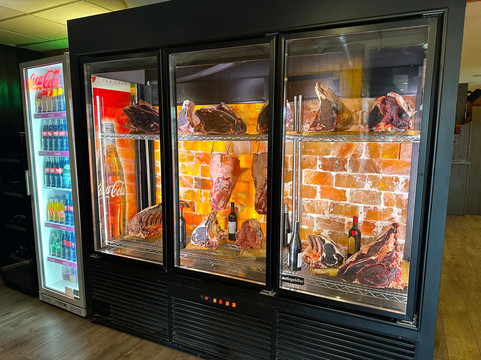 Etvet Steakhouse Brasserie