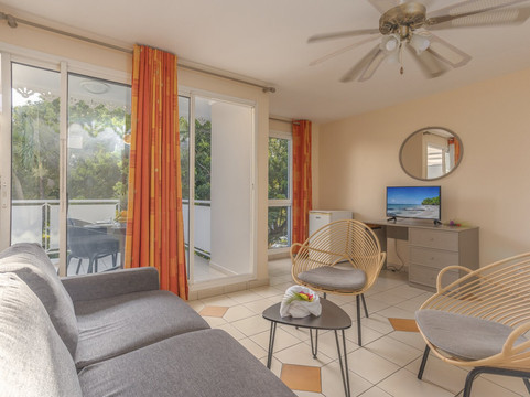 卡利比亚圣路瑟酒店主图