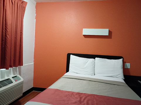 格拉斯波罗罗文大学6号汽车旅馆主图