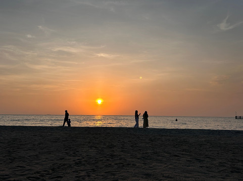 雨树海滩水疗度假酒店主图