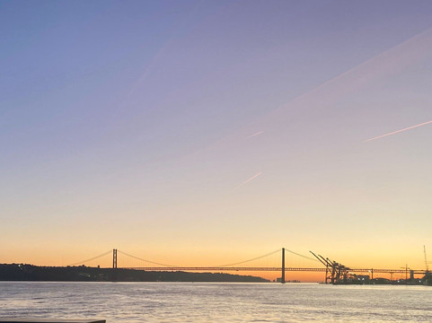 Pontal de Cacilhas-阿尔马达必去景点