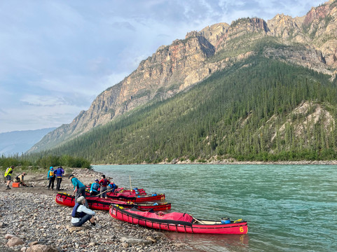 Canoe North Adventures-Norman Wells必去景点